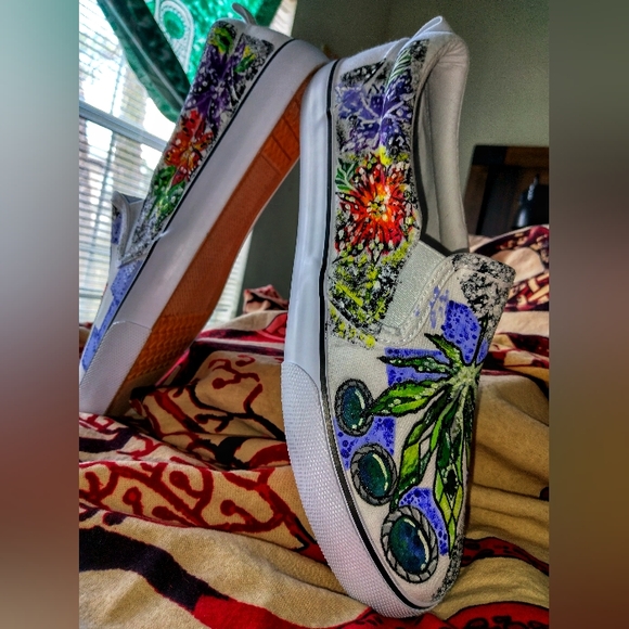 Shoes - Picture 4 of 5